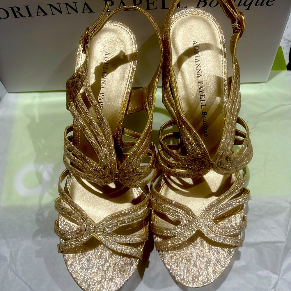 Adrianna Papell Boutique metallic gold size 9